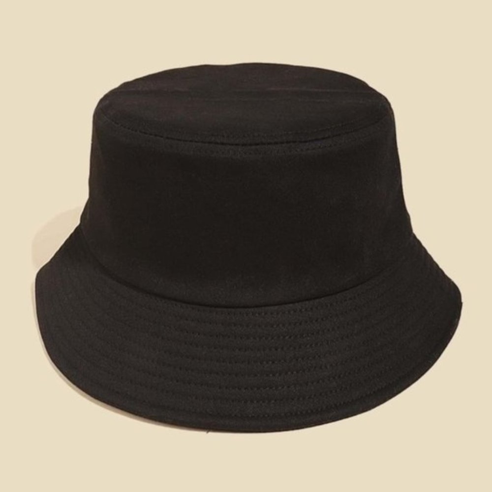 🌺 Casual Black Bucket Hat